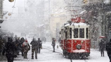 İ­s­t­a­n­b­u­l­­d­a­ ­K­a­r­ ­Y­a­ğ­ı­ş­ı­ ­E­t­k­i­l­i­ ­O­l­d­u­